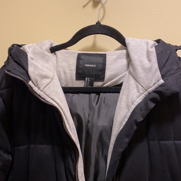 FOREVER 21 BLACK PUFFER COAT - Picture 2 of 12